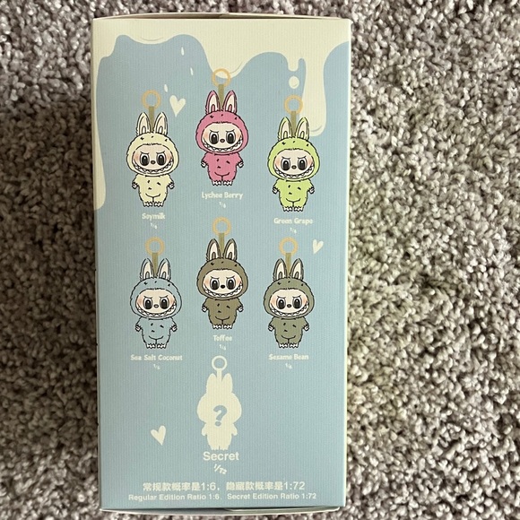 POP MART The Monsters - Exciting Macaron Labubu Plush Pendant - LYCHEE BERRY - Picture 6 of 8